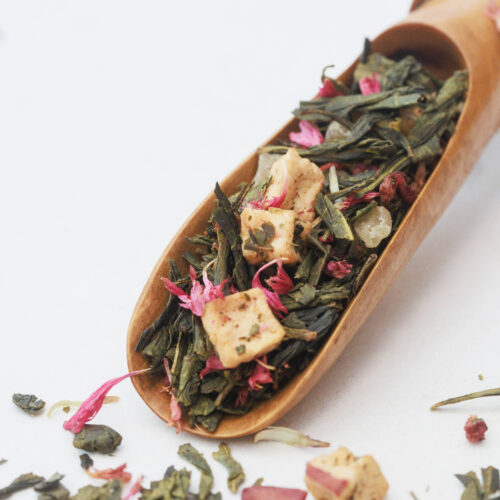 Ananassi-vaarika tee