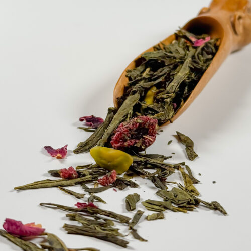 Pistaatsia-vaarika tee